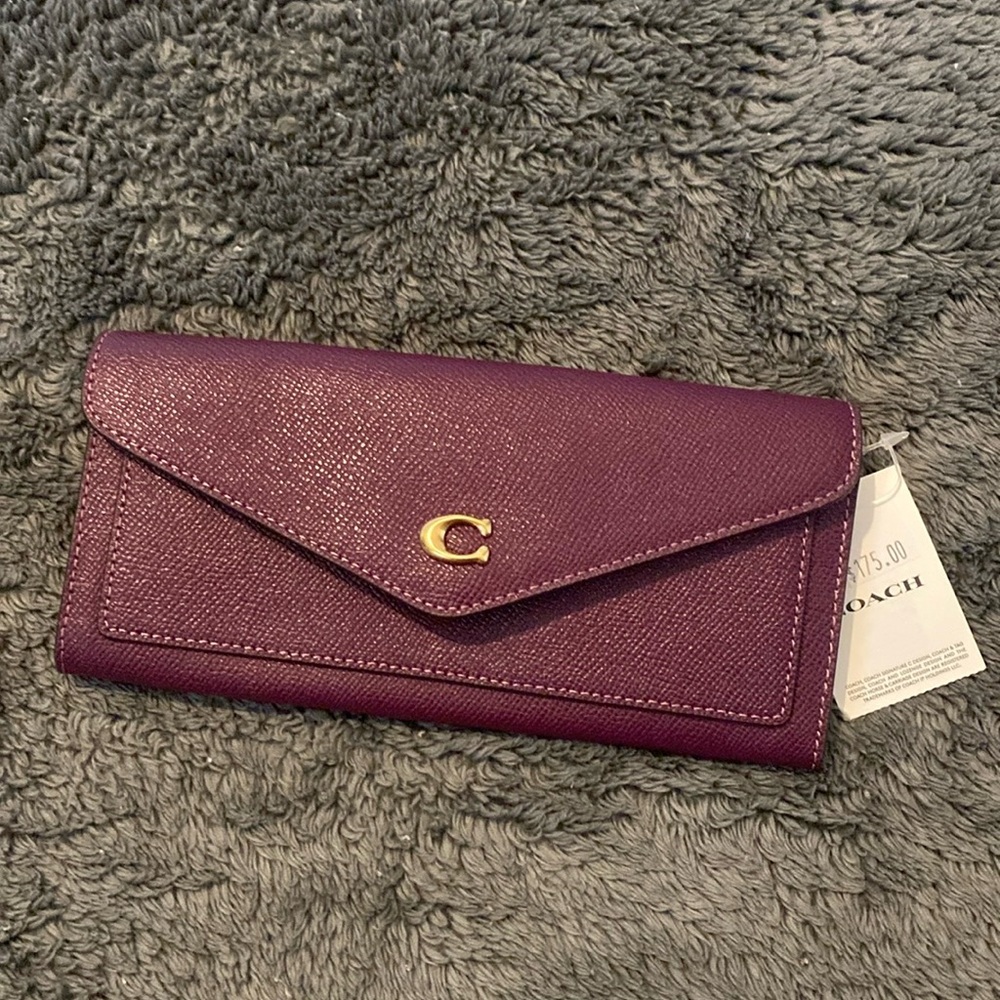 BRAND NEW W/TAGS! Coach Crossgrain Leather Wyn Soft Wallet, B4/DEEP BERRY